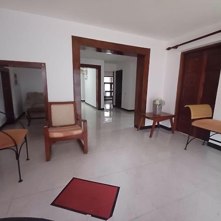 Villa Chenu Dehiwala-Mount Lavinia Exterior foto